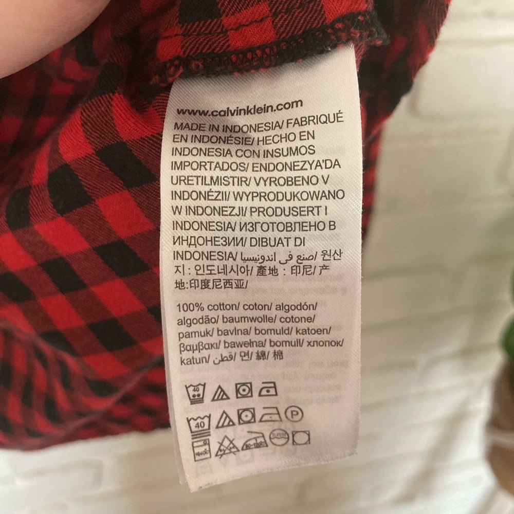 Calvin Klein Jeans Button Down Red Black Plaid Shirt Top Women’s Small - Picture 9 of 10